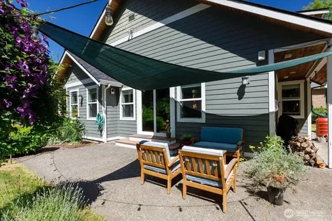 1796 Twin Oaks Lane Freeland WA 98249