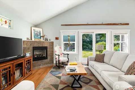 1796 Twin Oaks Lane Freeland WA 98249
