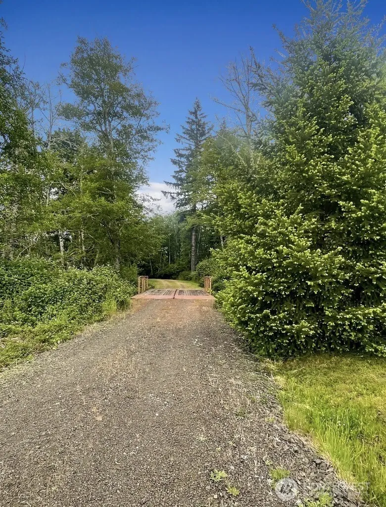 570 Elk Prairie Road Raymond WA 98577