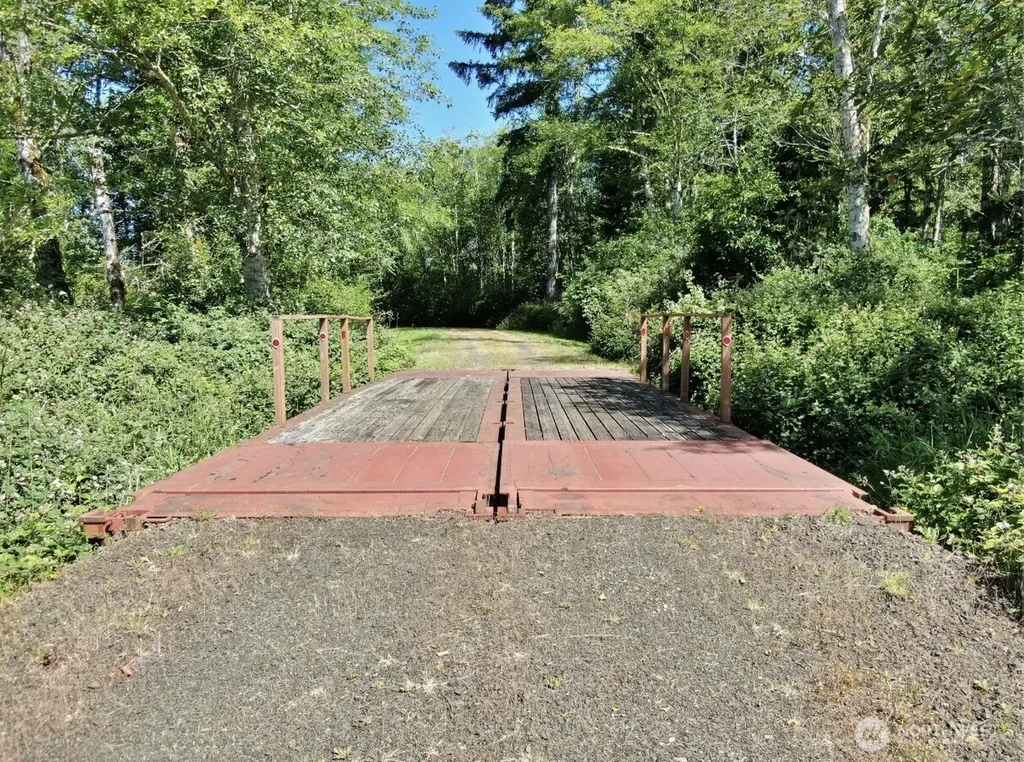 570 Elk Prairie Road Raymond WA 98577