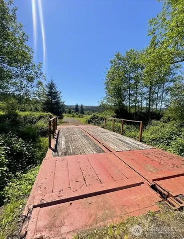 570 Elk Prairie Road Raymond WA 98577