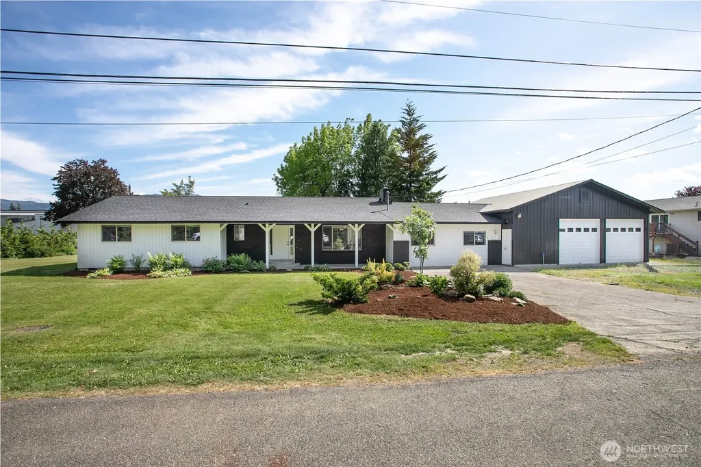 319 Vancouver Street Sumas WA 98295