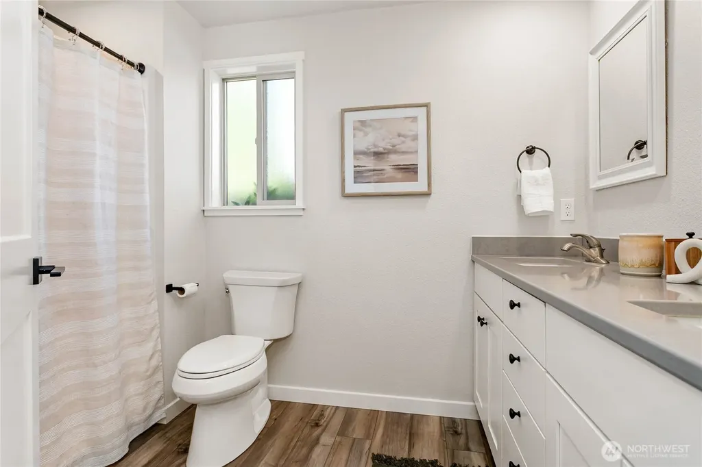 319 Vancouver Street Sumas WA 98295