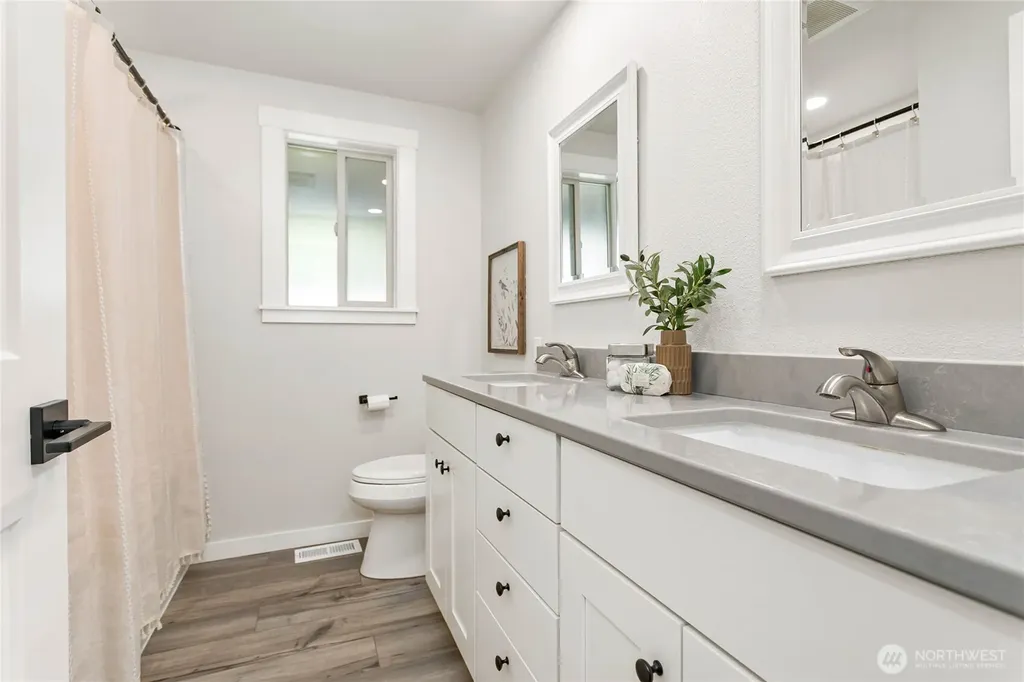 319 Vancouver Street Sumas WA 98295