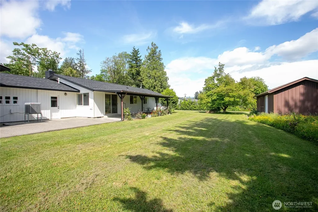319 Vancouver Street Sumas WA 98295