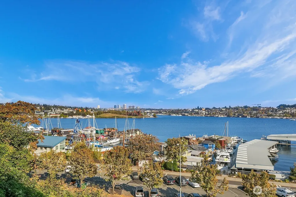 2400 8th Avenue N Seattle WA 98109