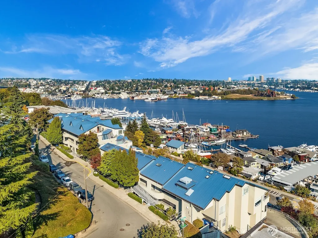 2400 8th Avenue N Seattle WA 98109