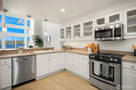 2400 8th Avenue N Seattle WA 98109