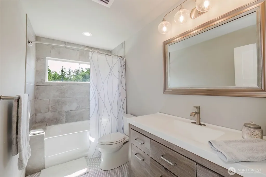 10362 Capistrano Place NE Poulsbo WA 98370