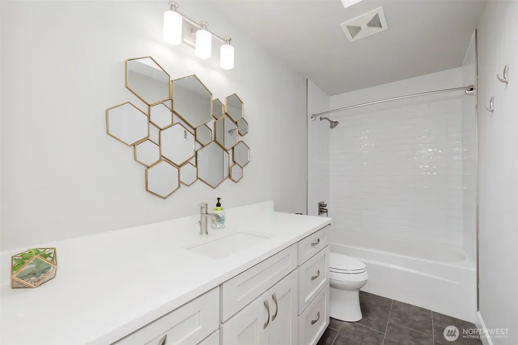 10362 Capistrano Place NE Poulsbo WA 98370