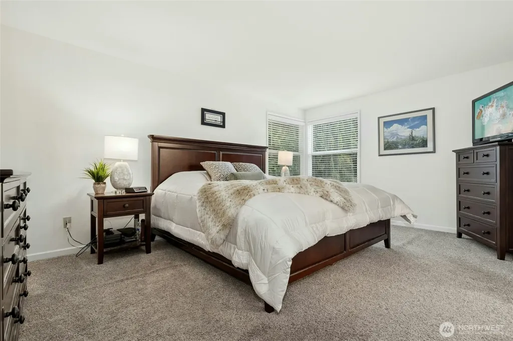 23435 NE 28th Place Sammamish WA 98074