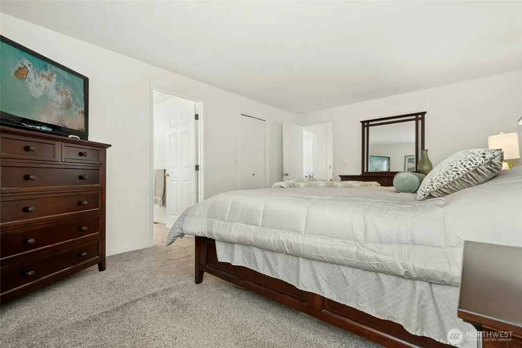 23435 NE 28th Place Sammamish WA 98074