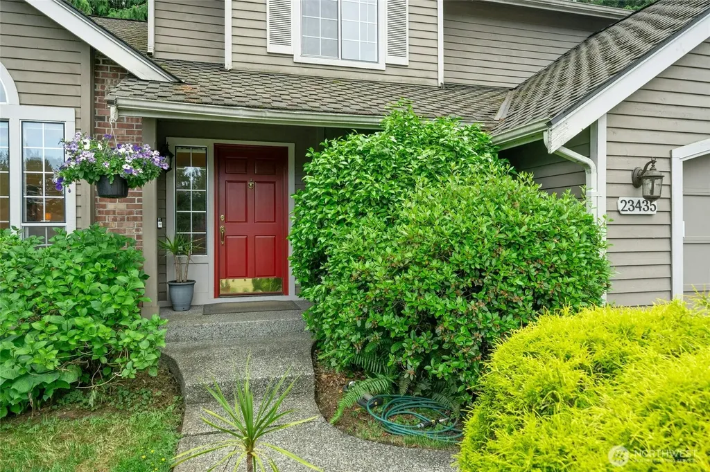 23435 NE 28th Place Sammamish WA 98074