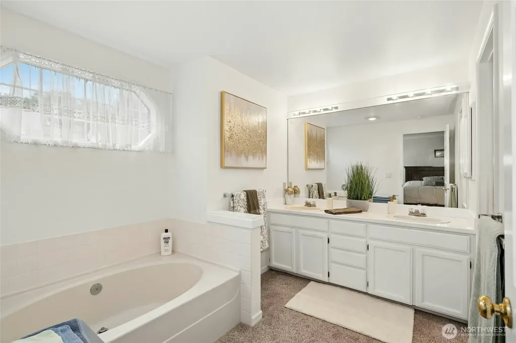 23435 NE 28th Place Sammamish WA 98074