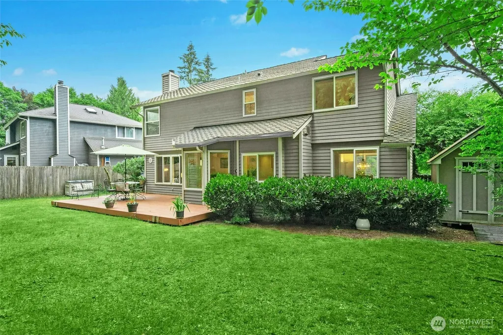 23435 NE 28th Place Sammamish WA 98074