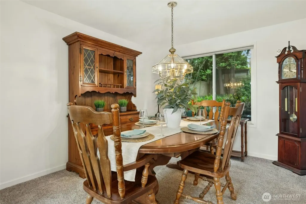 23435 NE 28th Place Sammamish WA 98074
