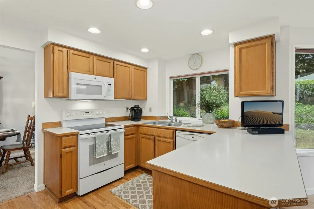 23435 NE 28th Place Sammamish WA 98074