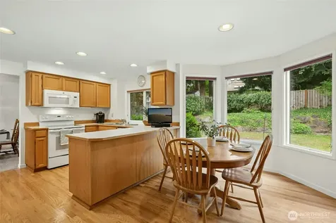 23435 NE 28th Place Sammamish WA 98074