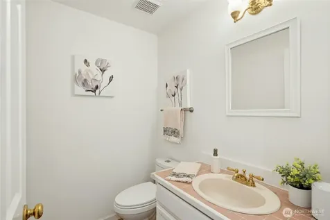 23435 NE 28th Place Sammamish WA 98074
