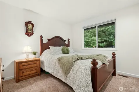 23435 NE 28th Place Sammamish WA 98074