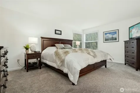 23435 NE 28th Place Sammamish WA 98074