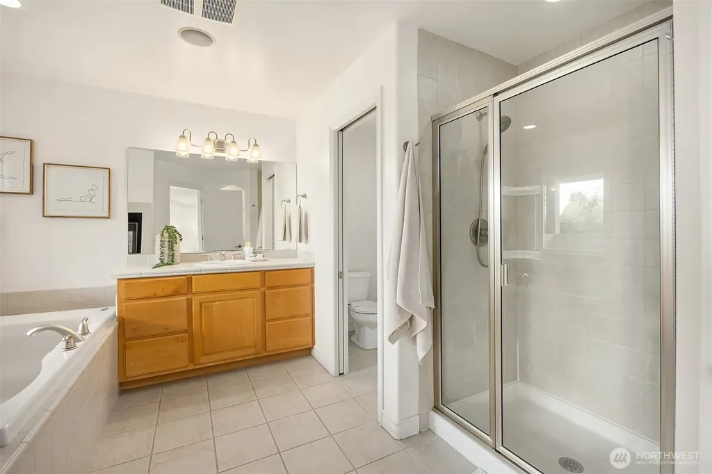 9021 Sand Point Way NE Seattle WA 98115
