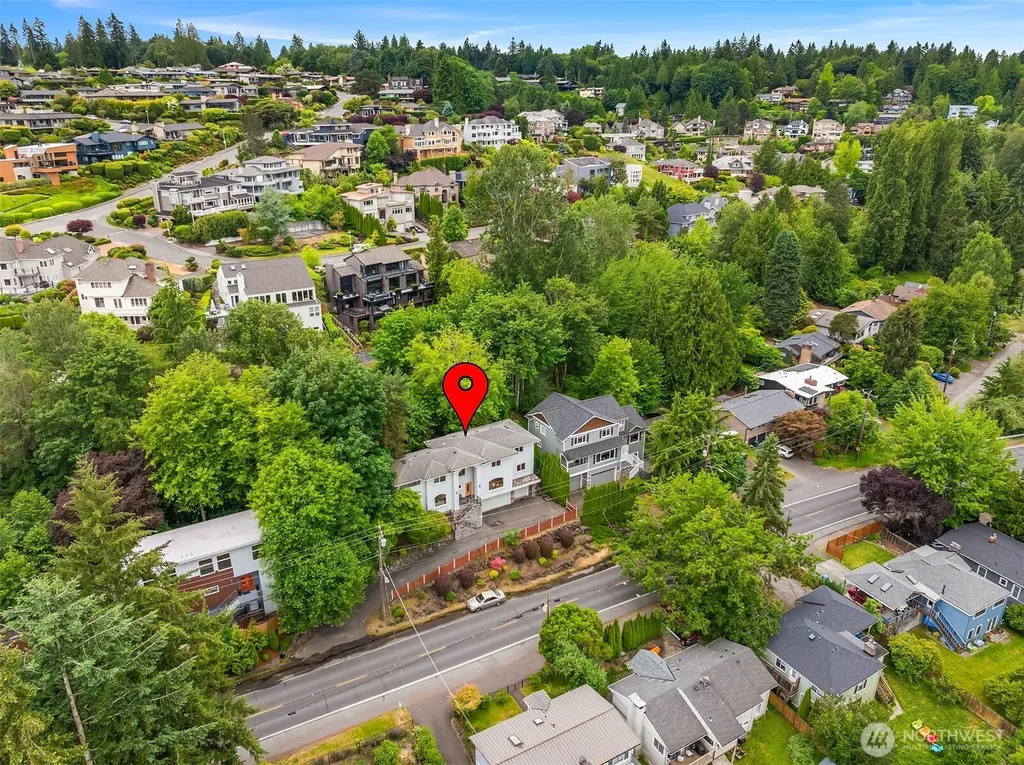9021 Sand Point Way NE Seattle WA 98115