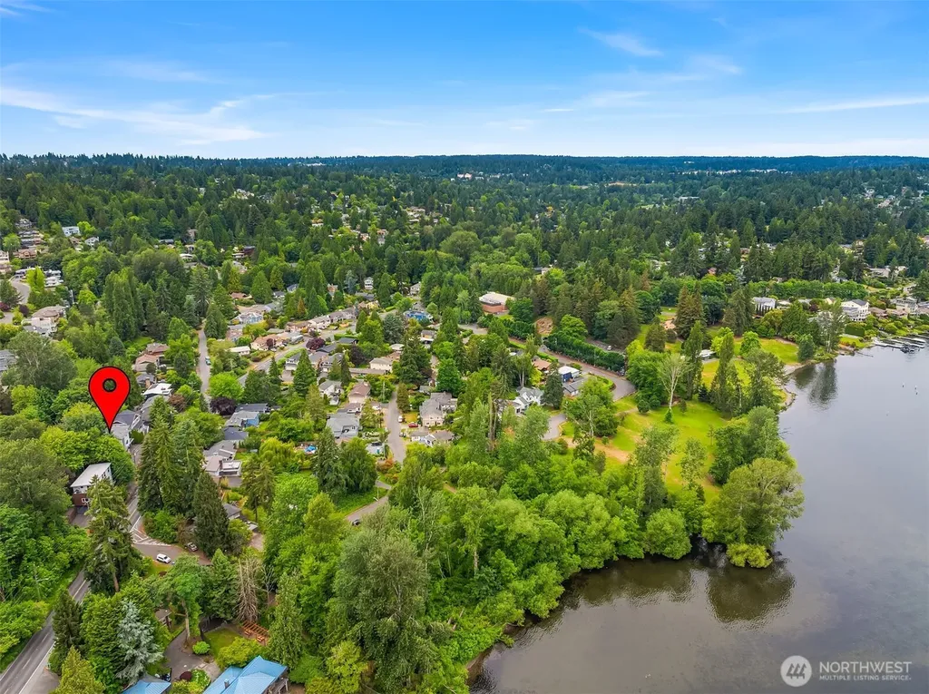 9021 Sand Point Way NE Seattle WA 98115