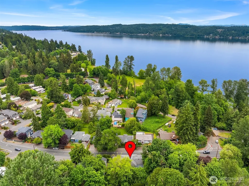 9021 Sand Point Way NE Seattle WA 98115