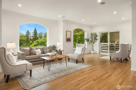 9021 Sand Point Way NE Seattle WA 98115