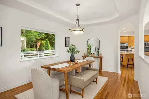 9021 Sand Point Way NE Seattle WA 98115