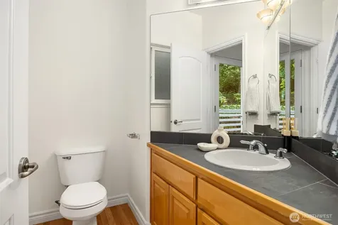 9021 Sand Point Way NE Seattle WA 98115