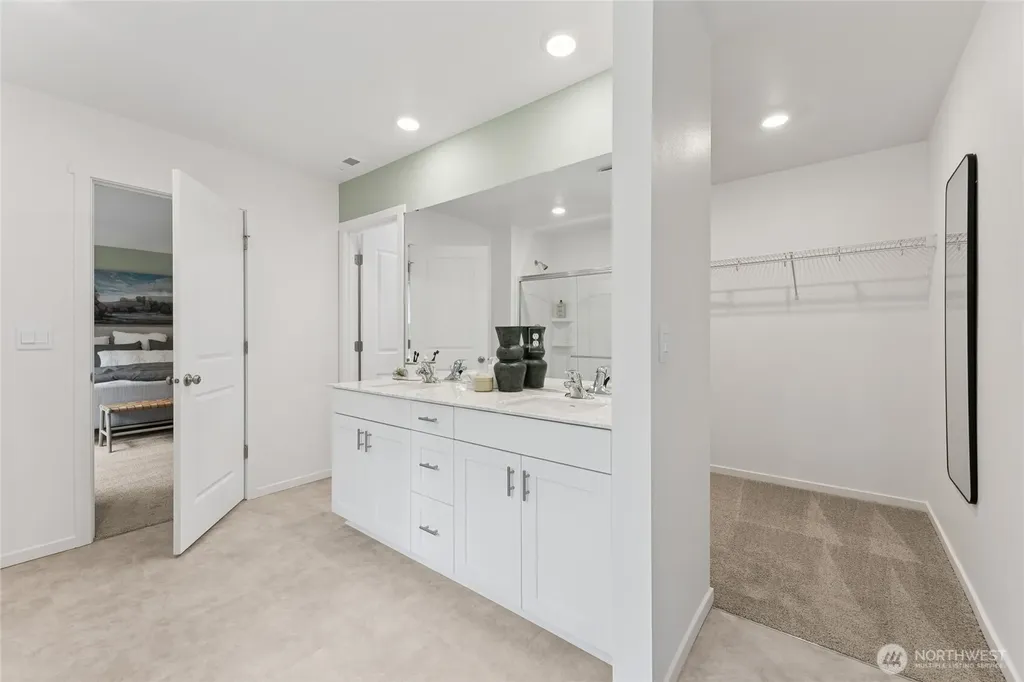 4020 Hyde Loop NE Olympia WA 98506