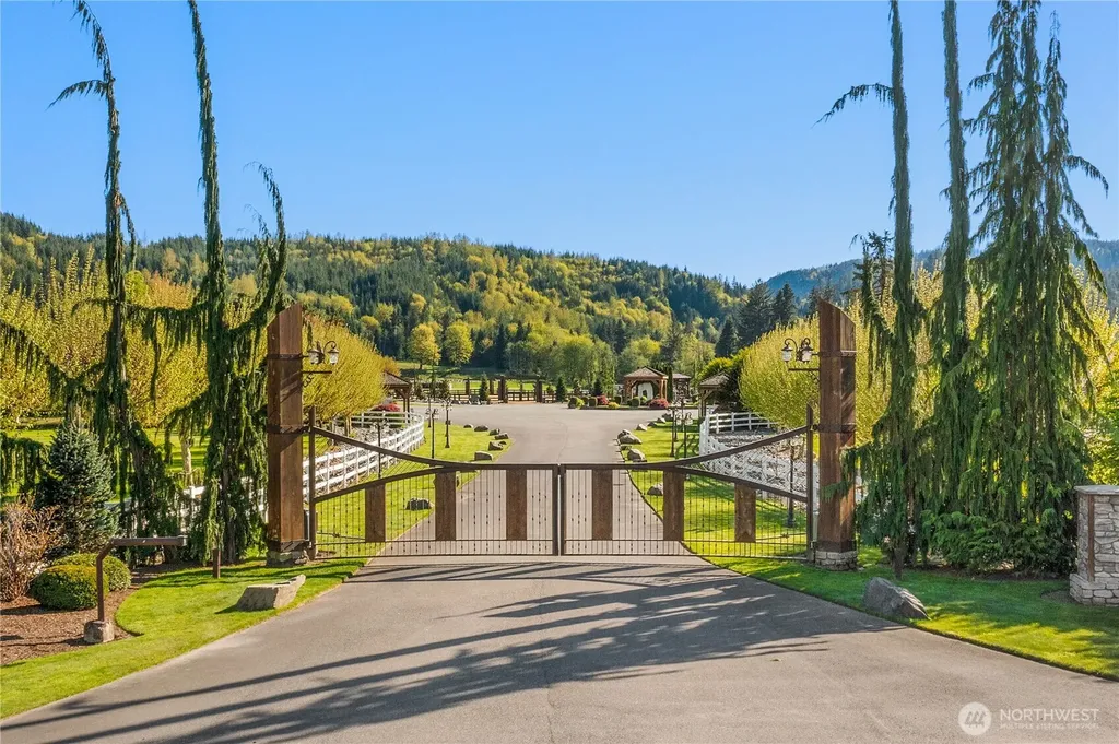 21733 Entsminger Road NE Arlington WA 98223