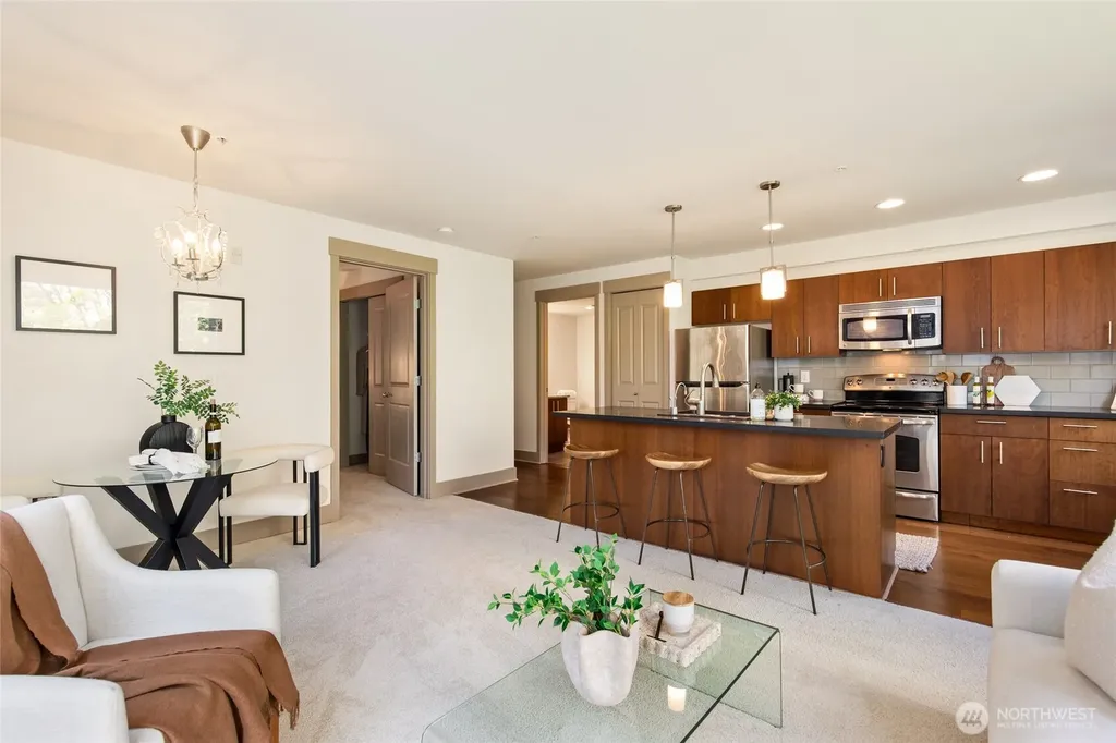 4547 8th Avenue NE Seattle WA 98105