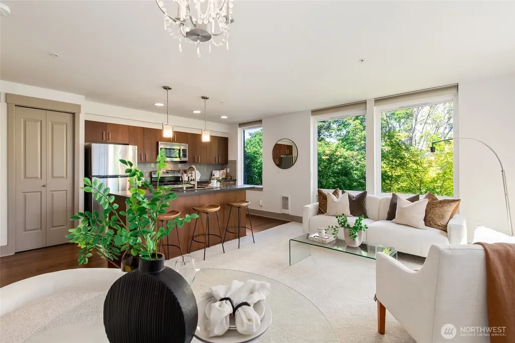 4547 8th Avenue NE Seattle WA 98105