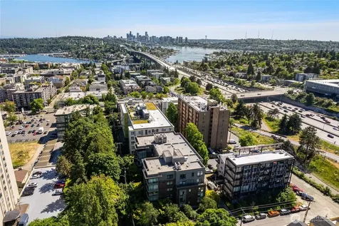 4547 8th Avenue NE Seattle WA 98105