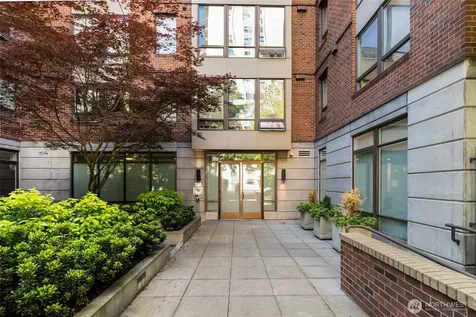 4547 8th Avenue NE Seattle WA 98105