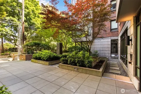 4547 8th Avenue NE Seattle WA 98105