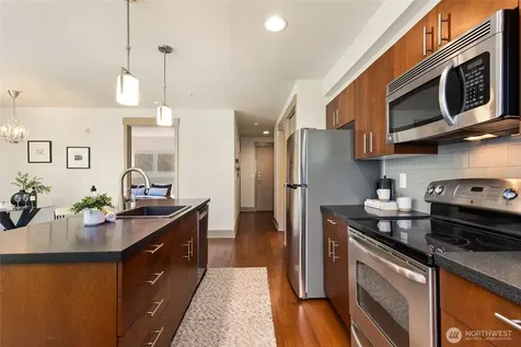 4547 8th Avenue NE Seattle WA 98105