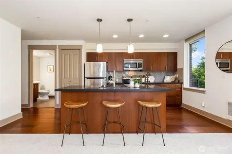 4547 8th Avenue NE Seattle WA 98105