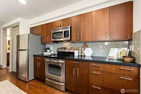 4547 8th Avenue NE Seattle WA 98105