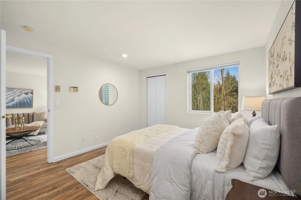 12740 NE 10th Place Bellevue WA 98005