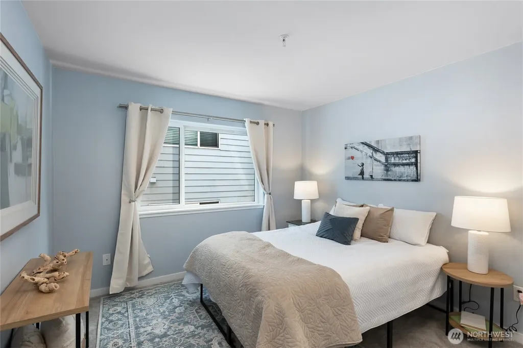 524 6th Avenue W Seattle WA 98119
