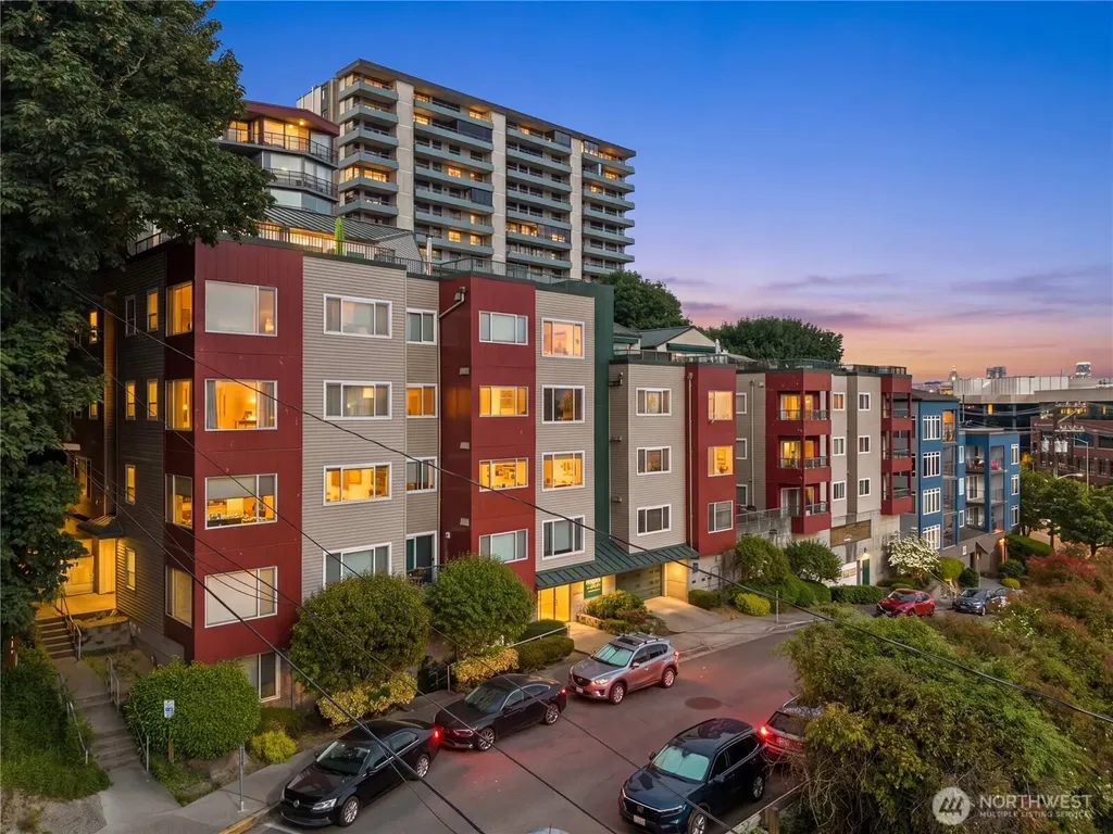 524 6th Avenue W Seattle WA 98119