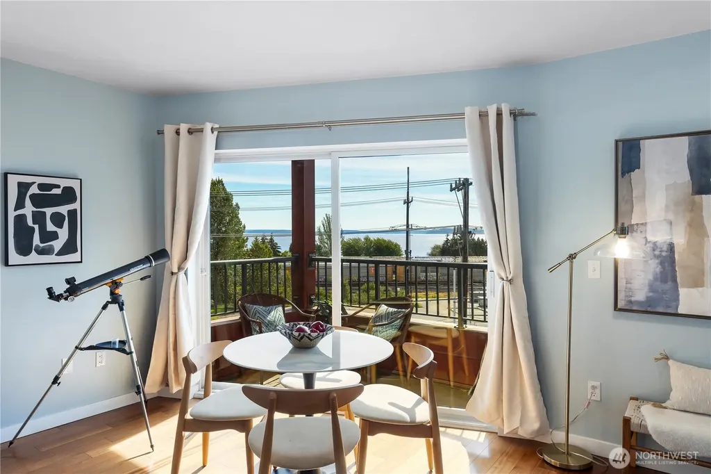 524 6th Avenue W Seattle WA 98119