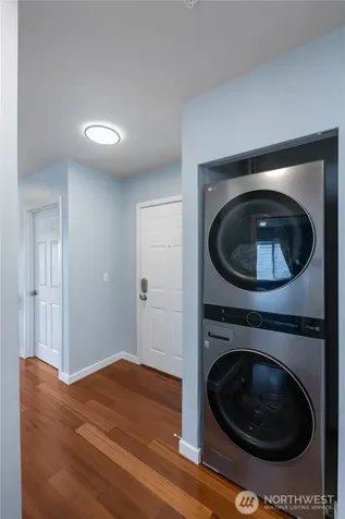 524 6th Avenue W Seattle WA 98119