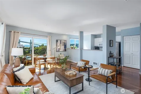 524 6th Avenue W Seattle WA 98119