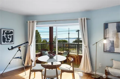 524 6th Avenue W Seattle WA 98119