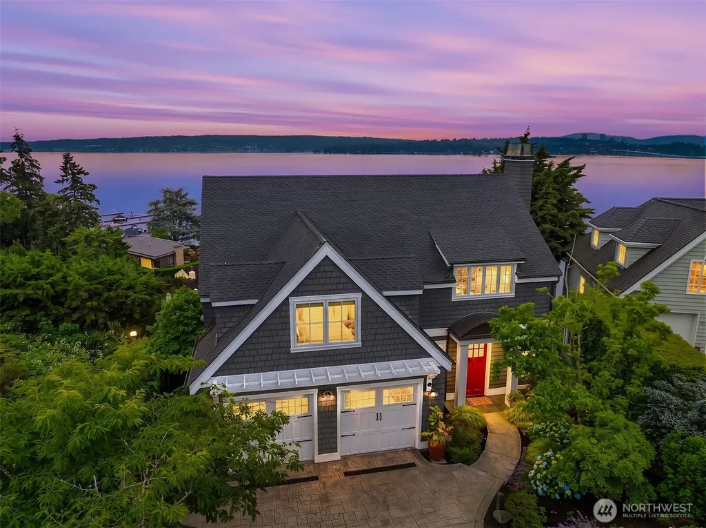 3658 50th Avenue NE Seattle WA 98105